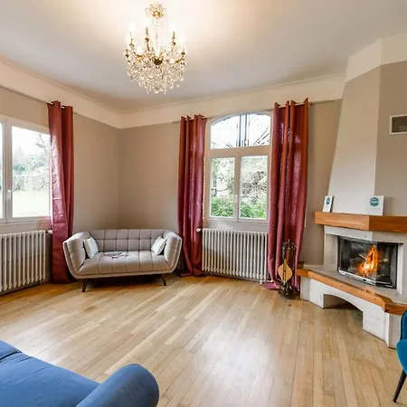 5 Bedroom House In Annecy Between Town And Countryside