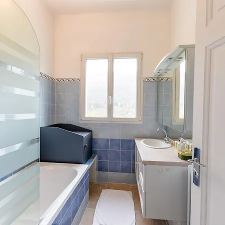 5 Bedroom House In Annecy Between Town And Countryside Holiday home